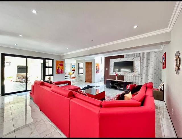 5 BEDROOM HOUSE FOR SALE IN XANADU